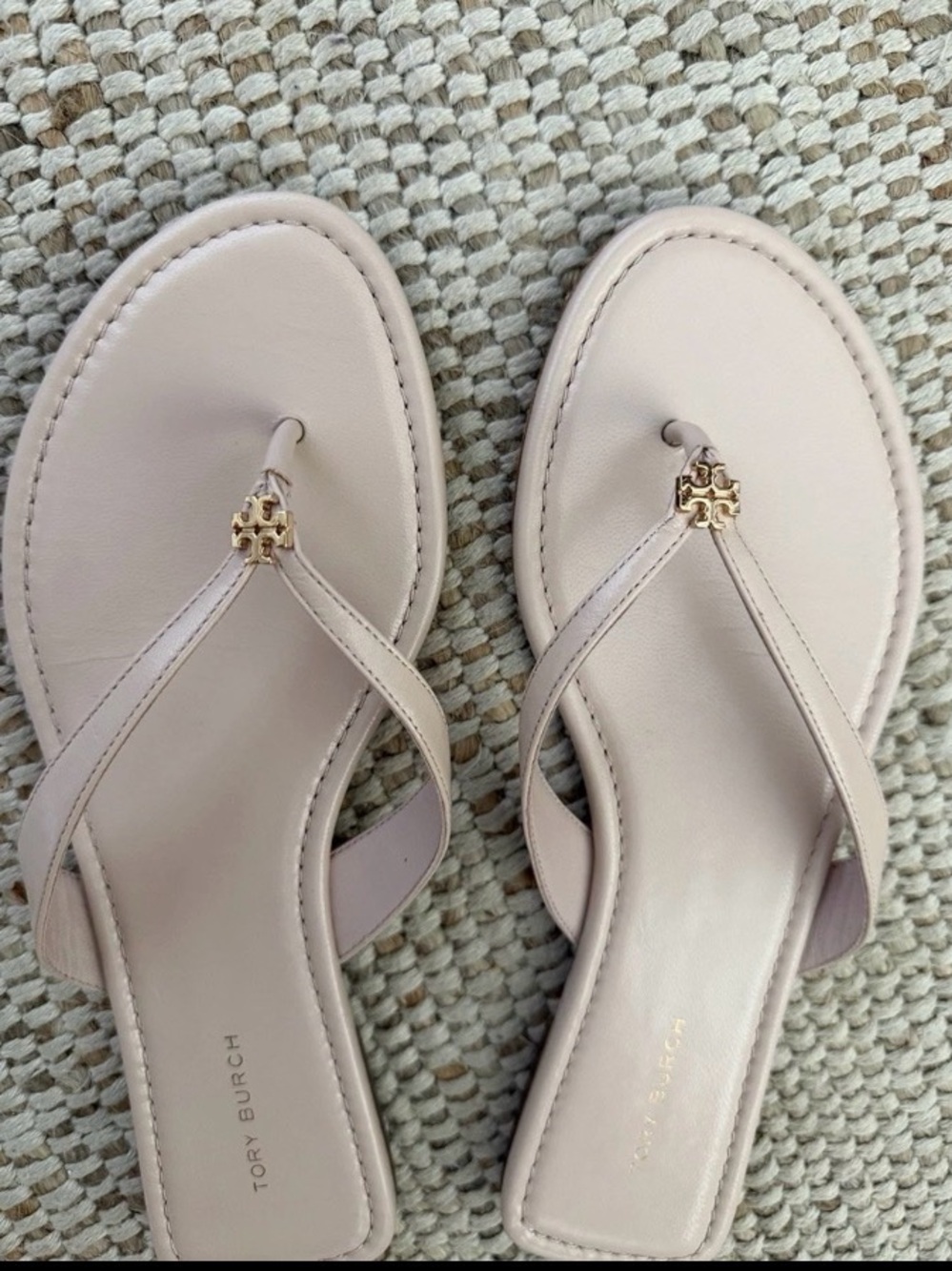 SOLD Tory Burch Blush Leather Thong Sandals with Gold Logo - Picture 4 of 6